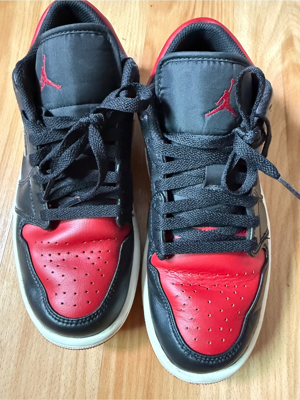 Jordan Kids Low Top Sneakers in Black and Red